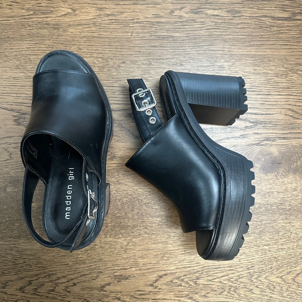 Platform sandals